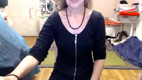 Snapshot of kiuminberry chatting on September 10, 1:22 pm KiuminBerry online show from September 10, 1:22 pm