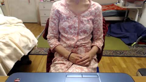 Snapshot of kiuminberry chatting on October 7, 1:04 pm KiuminBerry online show from October 7, 1:04 pm