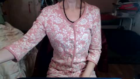 Snapshot of kiuminberry chatting on October 9, 11:25 am KiuminBerry online show from October 9, 11:25 am