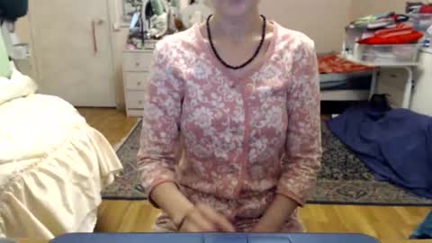 Snapshot of kiuminberry chatting on October 20, 10:40 am KiuminBerry online show from October 20, 10:40 am