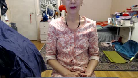 Snapshot of kiuminberry chatting on February 16, 1:05 pm KiuminBerry online show from February 16, 1:05 pm