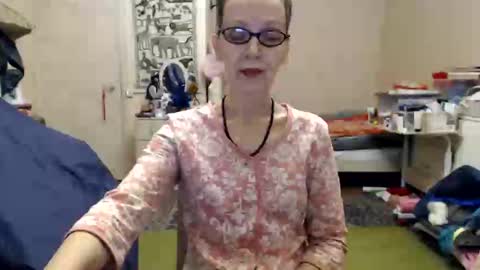 Snapshot of kiuminberry chatting on December 27, 9:39 am KiuminBerry online show from December 27, 9:39 am