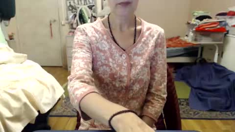 Snapshot of kiuminberry chatting on October 5, 4:45 pm KiuminBerry online show from October 5, 4:45 pm