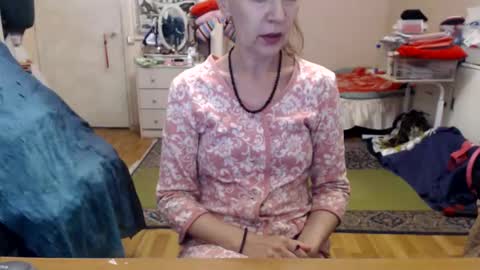 Snapshot of kiuminberry chatting on September 12, 9:51 am KiuminBerry online show from September 12, 9:51 am