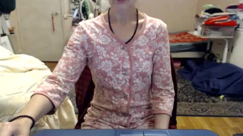 Snapshot of kiuminberry chatting on October 16, 9:23 am KiuminBerry online show from October 16, 9:23 am