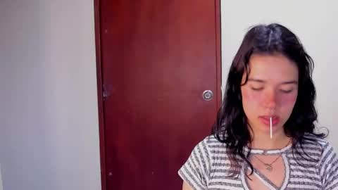 Snapshot of kiwi_mmm chatting on January 11, 10:51 pm kiwi_mmm online show from January 11, 10:51 pm