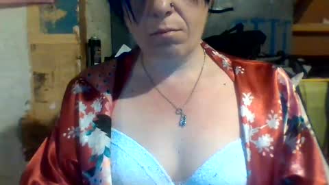 queenHo3 online show from March 8, 12:50 pm