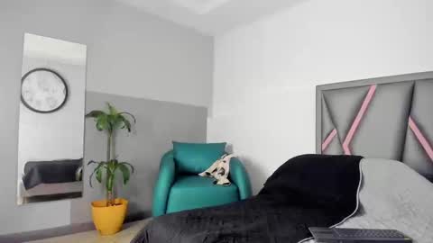 Snapshot of klariz09 chatting on September 18, 8:40 pm klariz09 online show from September 18, 8:40 pm