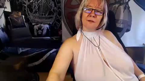 Snapshot of kleiner_teufel chatting on September 25, 9:19 am Michelle online show from September 25, 9:19 am