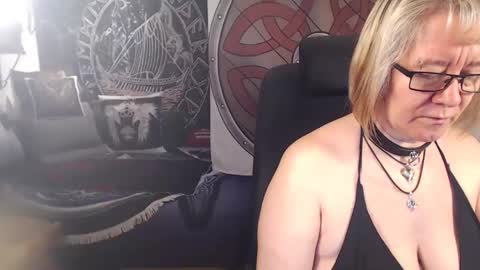Snapshot of kleiner_teufel chatting on February 12, 7:55 am Michelle online show from February 12, 7:55 am