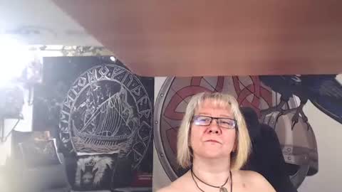 Snapshot of kleiner_teufel chatting on February 25, 6:44 pm Michelle online show from February 25, 6:44 pm
