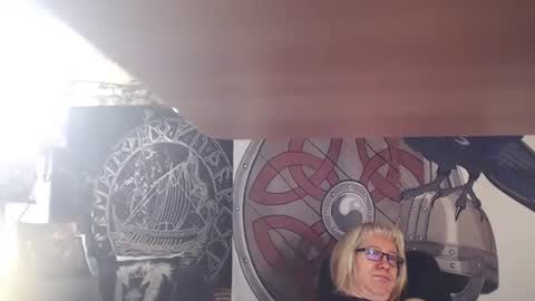 Snapshot of kleiner_teufel chatting on February 18, 5:55 pm Michelle online show from February 18, 5:55 pm