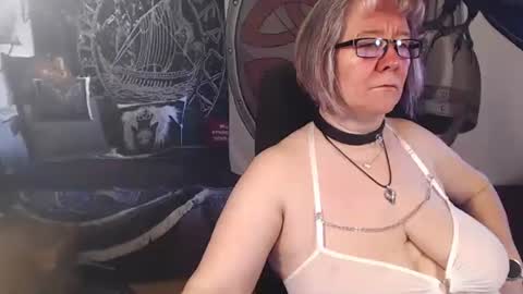 Michelle online show from March 29, 2:49 pm