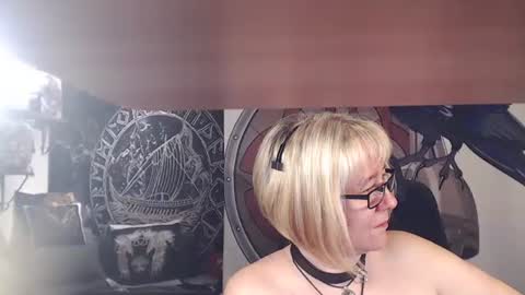Snapshot of kleiner_teufel chatting on January 27, 6:09 pm Michelle online show from January 27, 6:09 pm