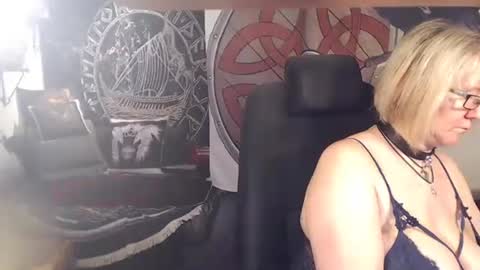 Snapshot of kleiner_teufel chatting on March 12, 5:49 pm Michelle online show from March 12, 5:49 pm