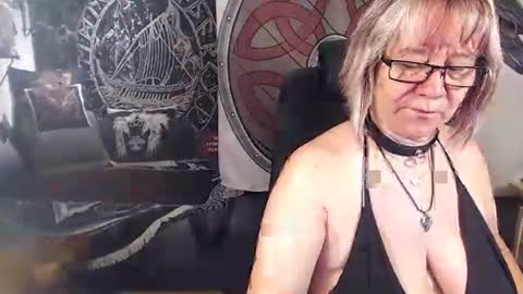 Snapshot of kleiner_teufel chatting on September 14, 3:59 am Michelle online show from September 14, 3:59 am