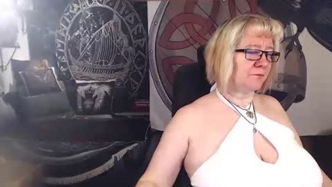 Snapshot of kleiner_teufel chatting on February 20, 6:24 pm Michelle online show from February 20, 6:24 pm