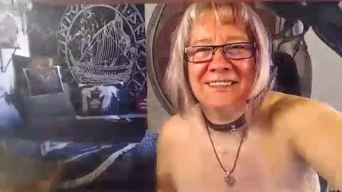 Snapshot of kleiner_teufel chatting on October 3, 10:53 am Michelle online show from October 3, 10:53 am