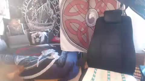 Snapshot of kleiner_teufel chatting on October 13, 9:34 am Michelle online show from October 13, 9:34 am