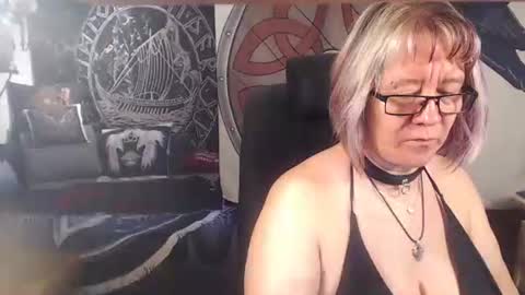 Snapshot of kleiner_teufel chatting on October 14, 9:45 am Michelle online show from October 14, 9:45 am