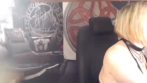 Snapshot of kleiner_teufel chatting on January 27, 5:47 am Michelle online show from January 27, 5:47 am