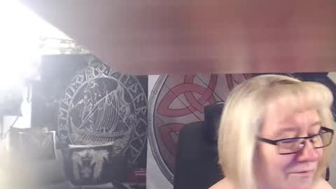 Snapshot of kleiner_teufel chatting on February 12, 5:58 pm Michelle online show from February 12, 5:58 pm
