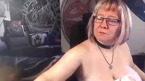 Snapshot of kleiner_teufel chatting on October 9, 7:34 am Michelle online show from October 9, 7:34 am