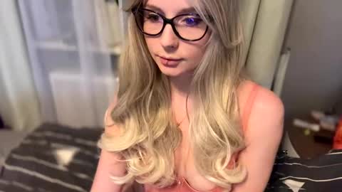 Klementinafanslyklementina6661 online show from January 16, 8:14 pm
