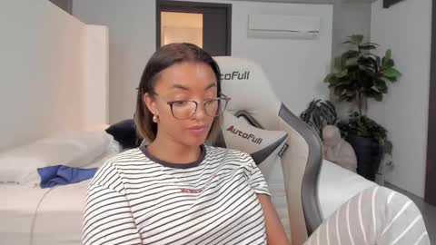 Christina online show from December 3, 6:46 am