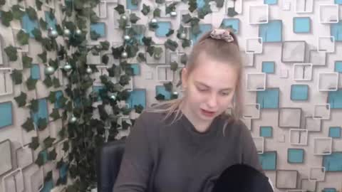 Snapshot of klerkarina chatting on January 10, 4:54 am klerkarina online show from January 10, 4:54 am