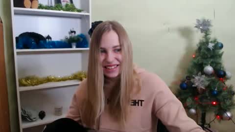Snapshot of klerkarina chatting on December 27, 6:14 am klerkarina online show from December 27, 6:14 am