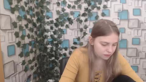 Snapshot of klerkarina chatting on March 10, 5:43 am klerkarina online show from March 10, 5:43 am