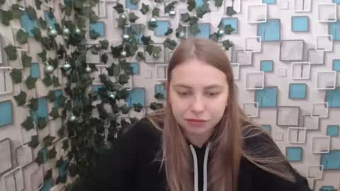 Snapshot of klerkarina chatting on January 9, 5:44 am klerkarina online show from January 9, 5:44 am