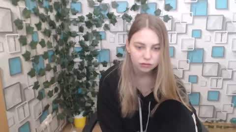 Snapshot of klerkarina chatting on February 20, 5:44 am klerkarina online show from February 20, 5:44 am