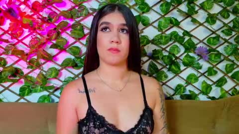 Snapshot of kloe_bella chatting on September 29, 5:40 pm kloe_bella online show from September 29, 5:40 pm