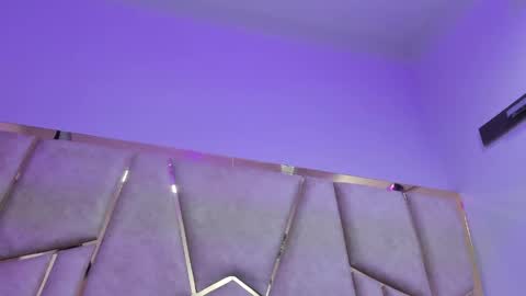 kloe online show from April 19, 5:51 am