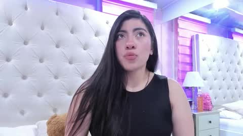 Snapshot of kloe_rose_ chatting on September 8, 4:17 pm kloe_rose_ online show from September 8, 4:17 pm