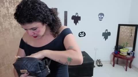 Snapshot of kloewolf chatting on October 23, 10:54 am Kloe online show from October 23, 10:54 am