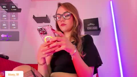 Snapshot of kloey_hoot chatting on March 6, 8:16 pm Kloey online show from March 6, 8:16 pm