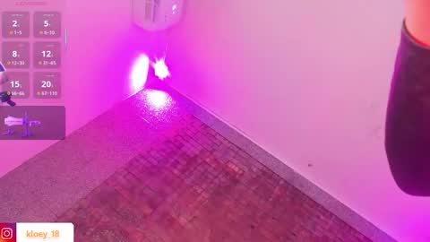 Snapshot of kloey_hoot chatting on September 12, 10:17 pm Kloey online show from September 12, 10:17 pm