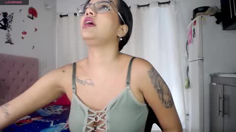 Snapshot of kloy_sech chatting on March 4, 6:50 pm Valen online show from March 4, 6:50 pm