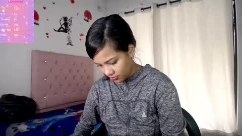 Snapshot of kloy_sech chatting on February 28, 1:47 pm Valen online show from February 28, 1:47 pm