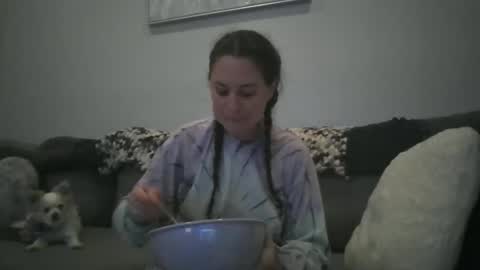 Snapshot of ko_rides chatting on October 6, 1:44 am ko_rides online show from October 6, 1:44 am