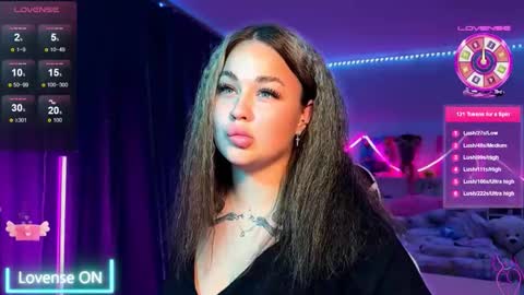 Mia online show from October 2, 8:36 pm