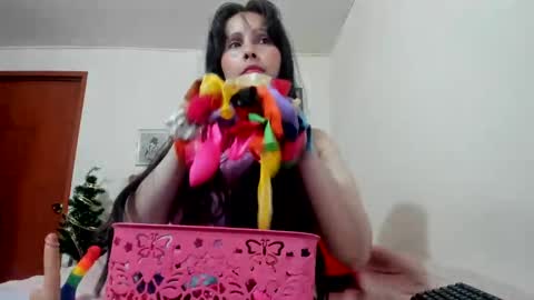 Snapshot of konie_hot chatting on December 22, 1:01 am konie Diaz online show from December 22, 1:01 am