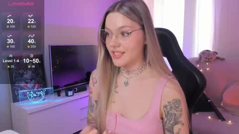 Snapshot of koza_dereza_ chatting on September 11, 3:23 pm Jess online show from September 11, 3:23 pm