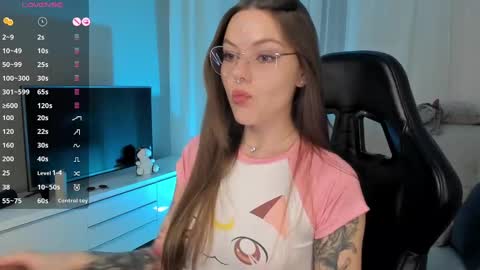 Snapshot of koza_dereza_ chatting on December 12, 7:48 pm Jess online show from December 12, 7:48 pm