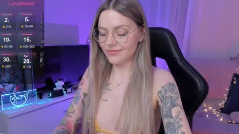 Snapshot of koza_dereza_ chatting on October 1, 6:13 pm Jess online show from October 1, 6:13 pm