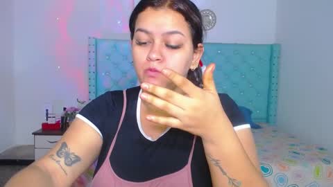 kriss_sweetboobs online show from December 20, 12:27 pm