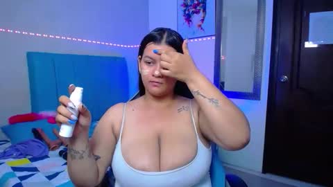 kriss_sweetboobs online show from February 18, 1:10 pm